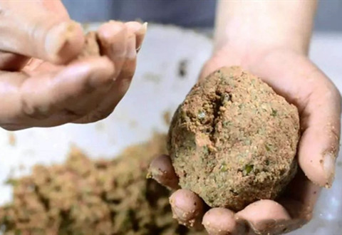 正确的使用钓鱼小药,能助你连竿爆护、脱颖而出