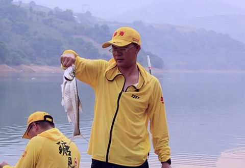 猎青第二季45 高温苦守马堵山 寻觅大物翘嘴连竿 [视频]
