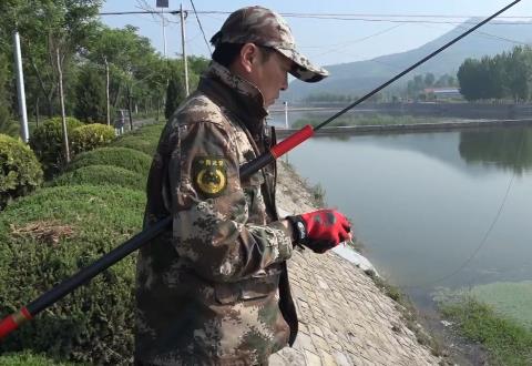 三本先生 点钓黑鱼 河道水草处点钓黑鱼 六 [视频]