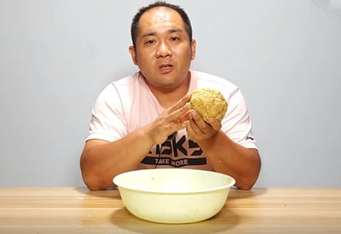 鱼饵君 夏季野钓河流水库自制拉饵钓鲫鱼 [视频]