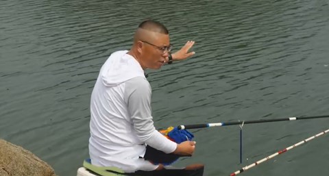 瑶哥钓鱼 夏天钓大鱼 竿稍入水多少合适 [视频]