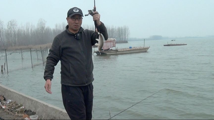 陈轲路亚 挑逗法钓鲫鱼，如何避免子线绕缠球漂 视频]