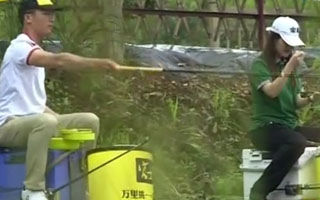 《就这样钓鱼》刘志强巧避鳊鱼诱钓草鱼技巧 [视频]