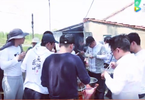 白条杀手 合肥钓鱼俱乐部，几十人一起去野钓 [视频]