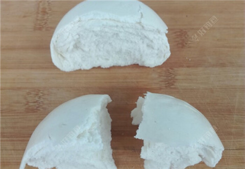钓鲫鱼传统馒头饵的制作