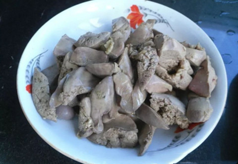 春天钓鱼用腥饵,可以用它来代替蚯蚓,用法多样