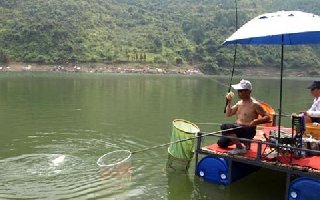 夏天用手竿在江河垂钓的四个技巧