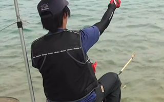 台钓新手教学：如何挂饵抛竿技巧 [视频]