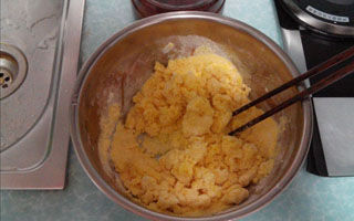 海河钓鲤鱼的窝料及饵料的制作方法