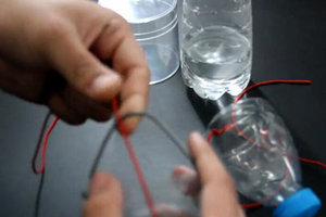 简单实用的自制钓鱼打窝器方法 [视频]