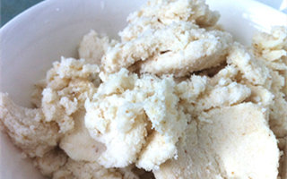 豆渣鱼饵的做法及玉米粒装钩技巧