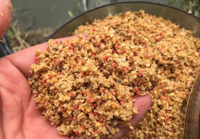 饵料加酒米,越加越没鱼?是你泡酒米的方法不对
