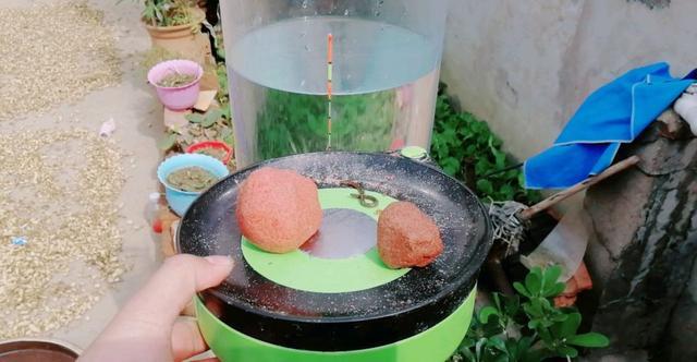详解钩饵在水底常见的五种状态,一般钓友还真不知道
