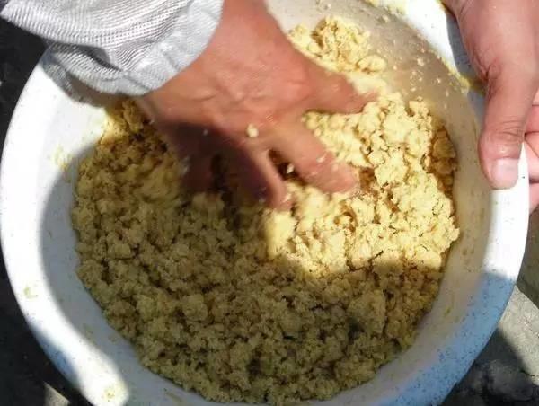 正钓时,搓饵换成拉饵,怎么做,才能不做二次调漂