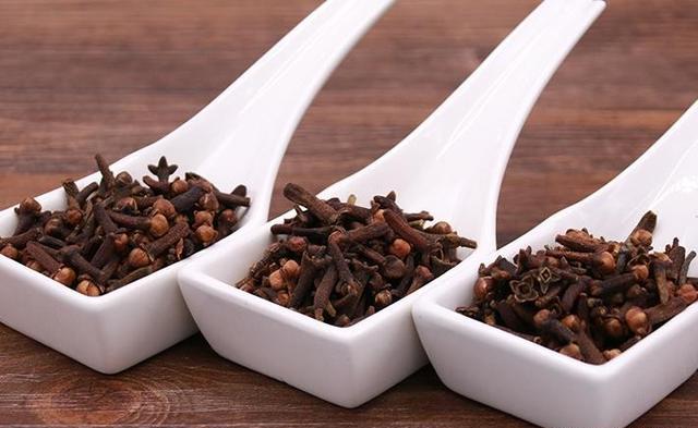 开饵时加入这3种精选钓鱼小药,咬钩的全是大板鲫