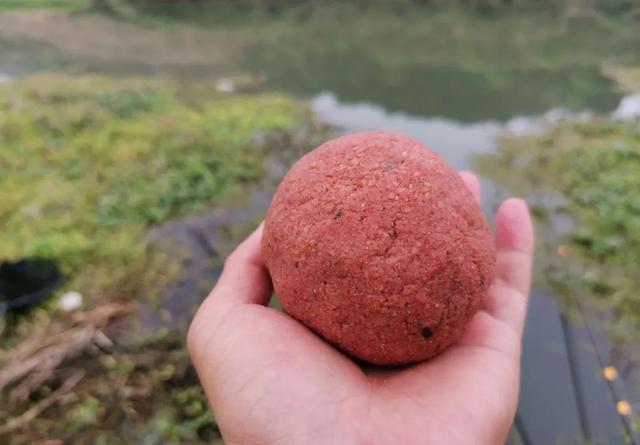 野钓能用小药吗?别盲目抵触,钓鱼很难离开添加剂