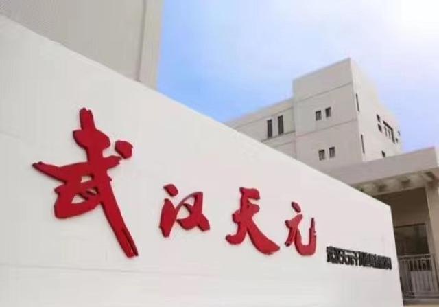 千万钓鱼网红邓鲢鳙火了！幕后推手离不开这位男人