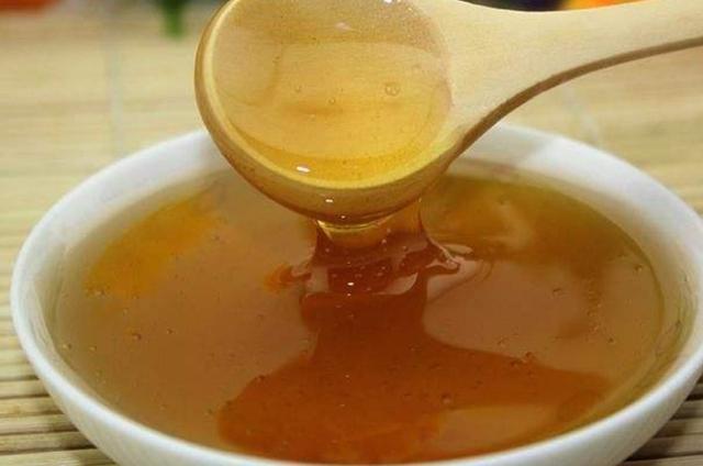为啥这5种开饵水比小药更受欢迎?渔具店老板说了原因