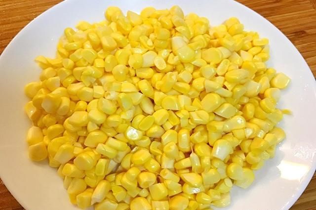 玉米粒在钓鱼中的3种用法,一年能省不少饵料钱