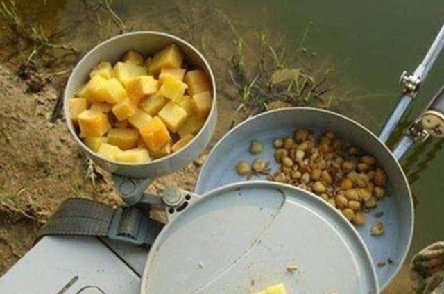 这鲤鱼饵我用了二十年,如今依然管用